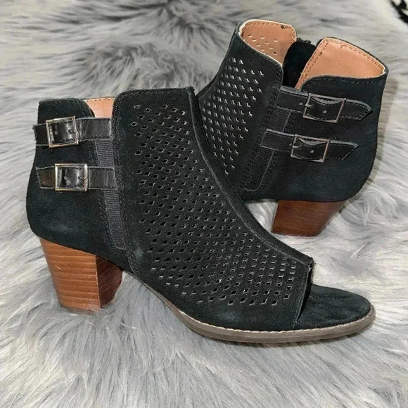 Vionic Shoes - VIONIC Chryssa Peep Toe Booties Boots Black Suede Size 7 EUC Fall Shoes Comfy
